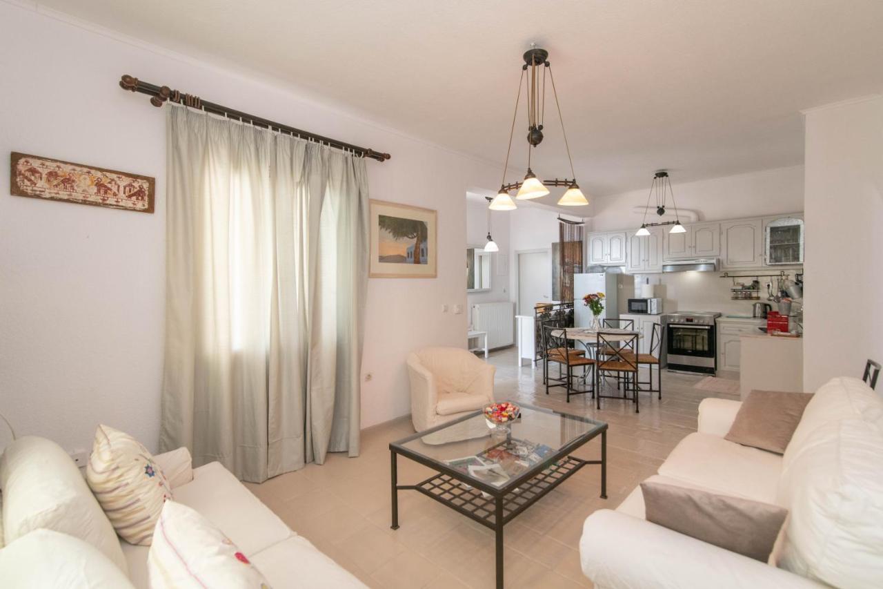 Villa With View Of Agios Ioannis And Pool With Jacuzzi Extérieur photo