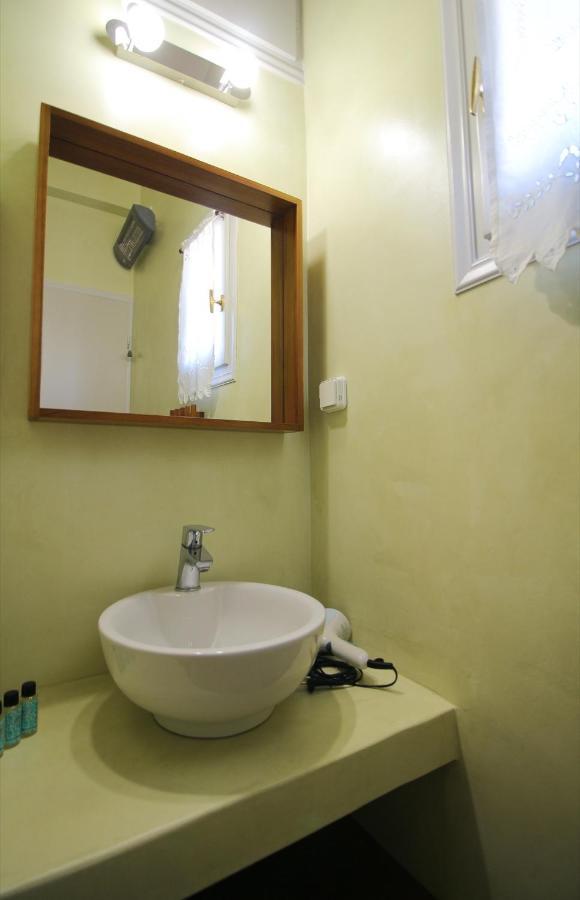 Villa With View Of Agios Ioannis And Pool With Jacuzzi Extérieur photo