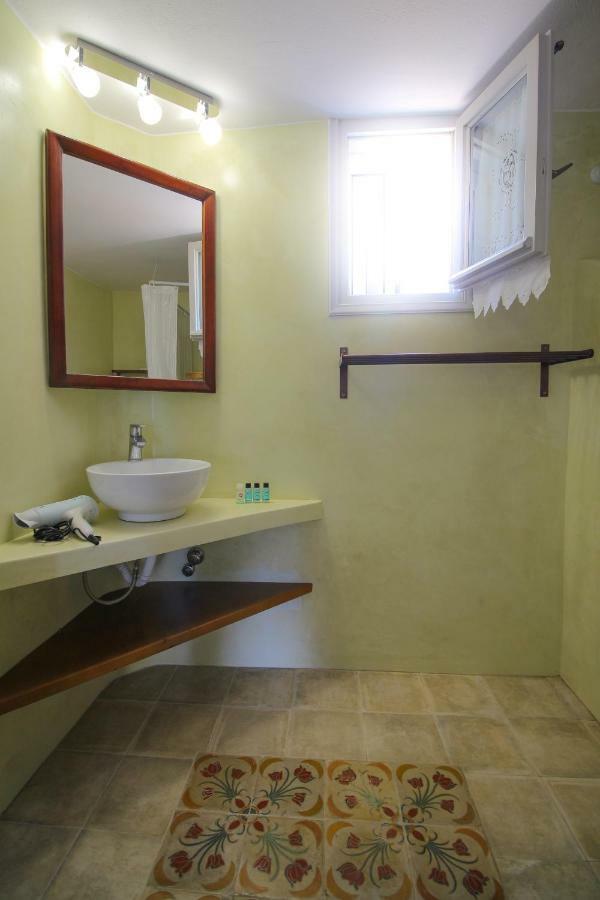 Villa With View Of Agios Ioannis And Pool With Jacuzzi Extérieur photo